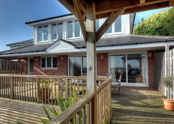 4 Coram Court